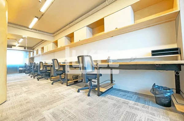 Boa Vista | Sala mobiliada e equipada para aluguel | 72 m² | 2 banheiros | Copa | 2 vagas em Porto Alegre/RS