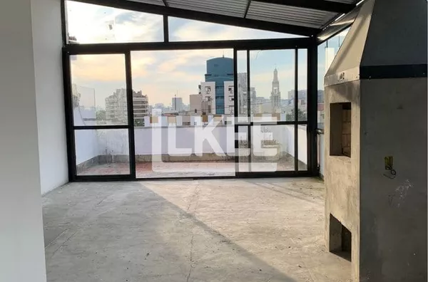 Petrópolis | Cobertura Duplex com 3 quartos (sendo 1 suíte) à venda | 177 m² | 2 vagas | Com churrasqueira | Em Porto Alegre/RS