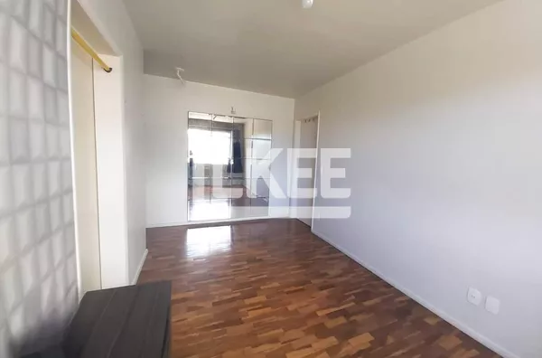 Jardim do Salso | Apartamento reformado com 1 quarto à venda | 38 m² | 1 vaga | Sem elevador | Em Porto Alegre/RS