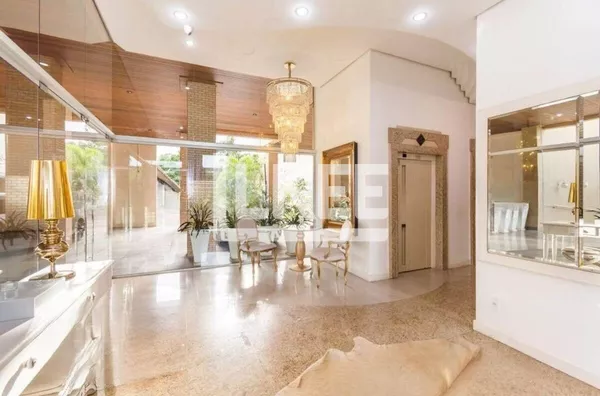 Passo D' Areia | Apartamento semi mobiliado com 2 quartos (sendo 1 suíte) à venda | 63m² | 2 Banheiros | 3 Vagas | ChurrasqueiraEm Porto Alegre/RS