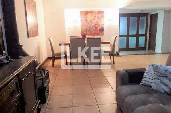 Ipanema | Casa em condominio com 4 quartos (sendo 2 suítes) à venda | 220 m² | 2 vagas | Com lareira, sacada e churrasqueira | Em Porto Alegre/RS