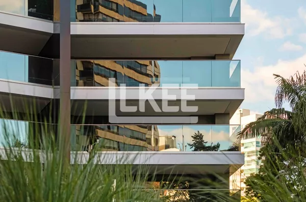 Bela Vista | Apartamento com 4 quartos (sendo 4 suítes) à venda | 509,68 m² | 7 Banheiros | 5 Vagas | Sacada | Em Porto Alegre/RS