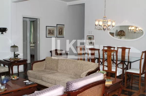 Apartamento com 2 dormitórios à venda no Moinhos de Vento Mobiliado e  Reformado 