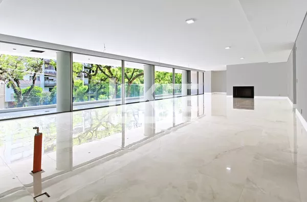 Moinhos de Vento | Apartamento com 3 quartos (sendo 3 suítes) à venda | 387,96 m² | 7 banheiros | 4 Vagas | Sacada |Em Porto Alegre/RS