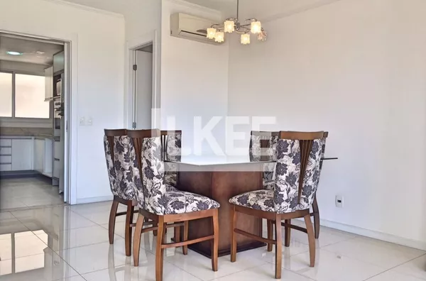 Jardim Europa | Apartamento Mobiliado de 125,46 m² para Alugar | 3 quartos (1 suíte) | 4 Vagas | Com sacada e churrasqueira | Porto Alegre/RS