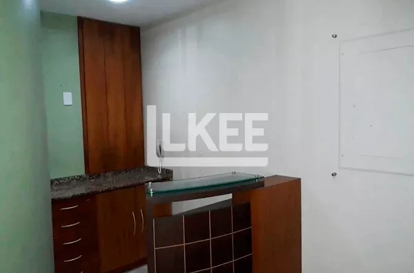 Centro Histórico | Conjunto Comercial mobiliado à venda | 94,50 m² |  2 Banheiros | 1 Vaga | Copa | Em Porto Alegre/RS