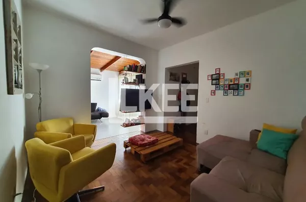 Apartamento com 2 Quartos (1 suíte) | 92 m² | Sem elevador | Sem vaga | Cidade Baixa | Em Porto Alegre/RS