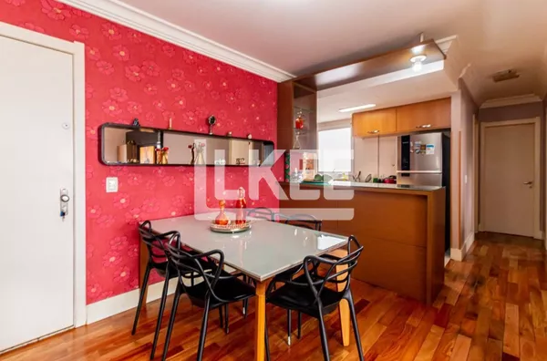 Cristo Redentor | Apartamento semi mobiliado com 3 quartos (sendo 1 suíte) à venda | 75 m² | 2 vagas | Com sacada | Em Porto Alegre/RS