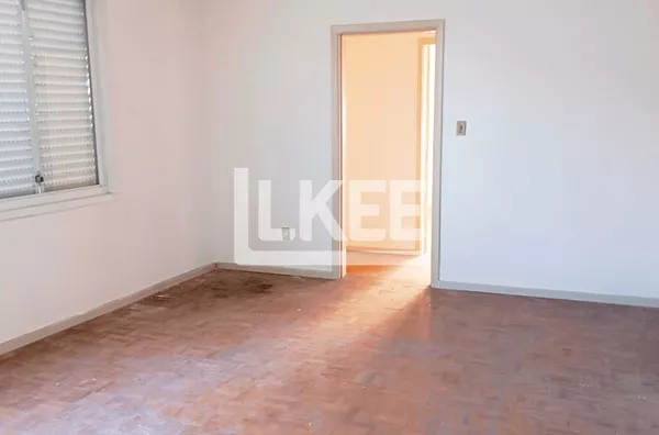 Apartamento com 3 Quartos  | 101 m² | Sem elevador | Santa Cecília | Em Porto Alegre/RS