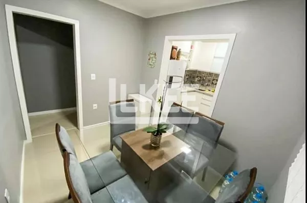Floresta | Apartamento térreo reformado semi mobiliado com 2 quartos à venda | 87,50 m² | Sem vaga | Sem elevador | Em Porto Alegre/RS