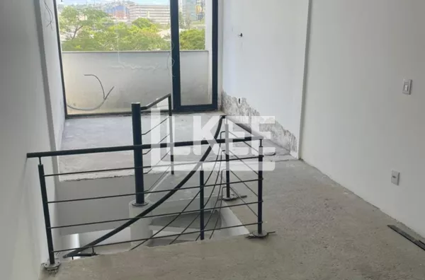 Menino Deus - sala à venda, com 60