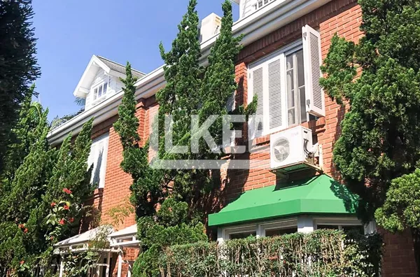 Três Figueiras | Casa em condominio com 4 quartos (sendo 3 suítes) à venda | 197 m² | 3 vagas | Com lareira e churrasqueira | Em Porto Alegre/RS 