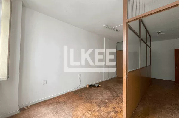 Centro Histórico | Sala comercial para aluguel | 38,46 m² | Lavabo | Sem vaga | Porto Alegre/RS