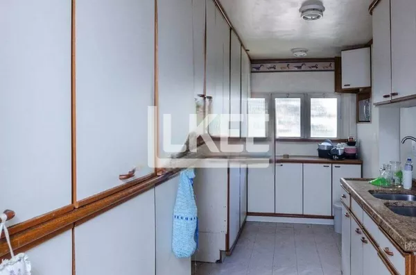 Jardim Botânico | Apartamento com 3 quartos (sendo 1 suíte) à venda |  165 m² | 2 vagas | Em Porto Alegre/RS