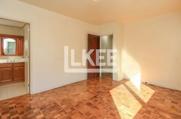 Petrópolis | Apartamento com 3 quartos (sendo 1 suíte) à venda | 121 m² | 1 vaga | Em Porto Alegre/RS