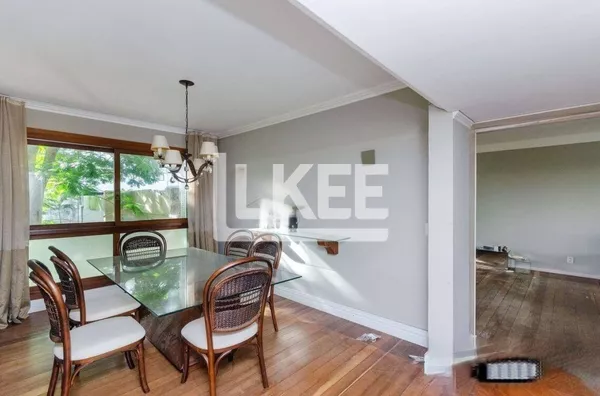 Jardim Botânico | Apartamento com 3 quartos (sendo 1 suíte) à venda |  165 m² | 2 vagas | Em Porto Alegre/RS