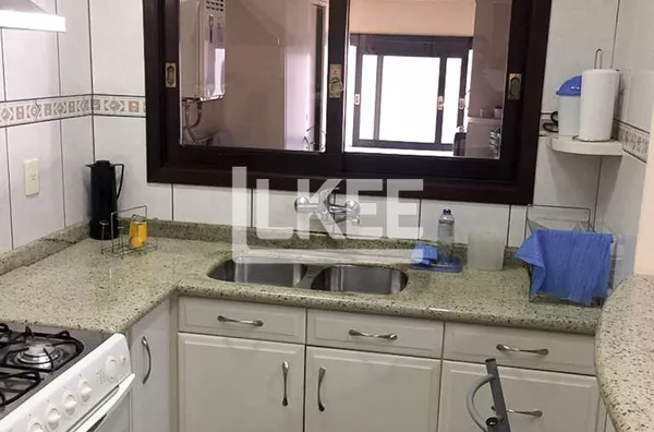 São José | Casa semi mobiliada com 3 quartos (sendo 1 suíte) à venda | 300 m² | 2 vagas | Com lareira, sacada com churrasqueira | Em São Leopoldo/RS