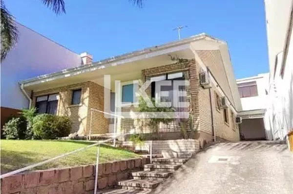 Jardim Itu | Casa Mobiliada à venda com 4 quartos (sendo 2 suítes) | 153m² | Churrasqueira | 3 Banheiros | 2 Vagas |  Em Porto Alegre/RS