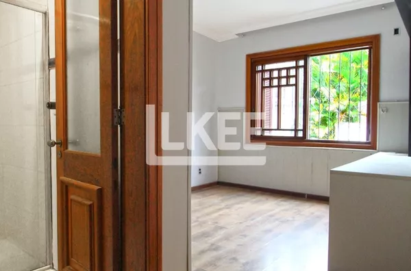 Chácara das Pedras I Cobertura com 4 quartos (sendo 1 suíte) à venda | 195,92 m² | 2 vagas | Com lareira, terraço e churrasqueira | Sem elevador | Em Porto Alegre/RS 