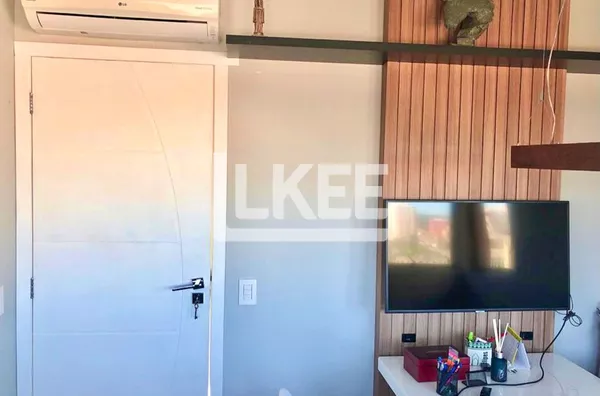 Menino Deus | Sala comercial mobiliada à venda | 44 m² | 1 vaga | Com sacada | Em Porto Alegre/RS