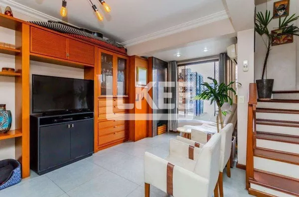 Passo da Areia | Apartamento Duplex Semimobiliado com 2 quartos à venda | 84m² | 2 banheiros | Churrasqueira | Sacada | 1 Vaga | Porto Alegre/RS