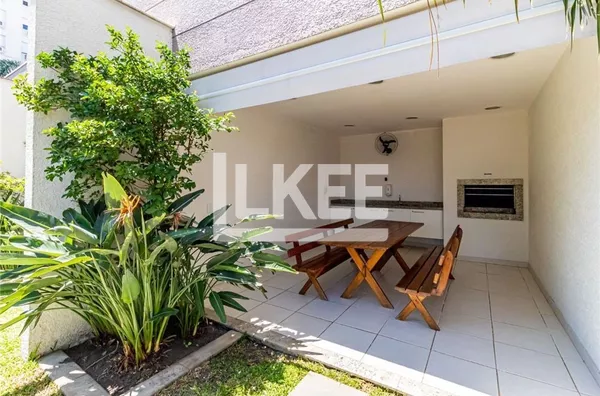 Cristo Redentor | Apartamento com 2 quartos (sendo 1 suíte) | 2 Banheiros | 1 Vaga | Sacada | Em 