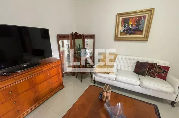 Higienópolis | Apartamento com 3 quartos (sendo 1 suíte) para aluguel | 126 m² | 3 banheiros | 2 vagas | Em Porto Alegre/RS