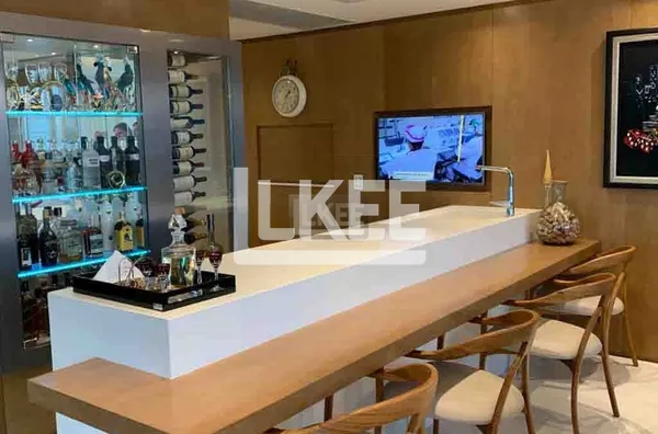 Jardim Europa | Apartamento Garden semi mobiliado com 3 suítes à venda | 409 m² | 4 Vagas | Com lareira, sacada, churrasqueira e piscina |  Em Porto Alegre/RS