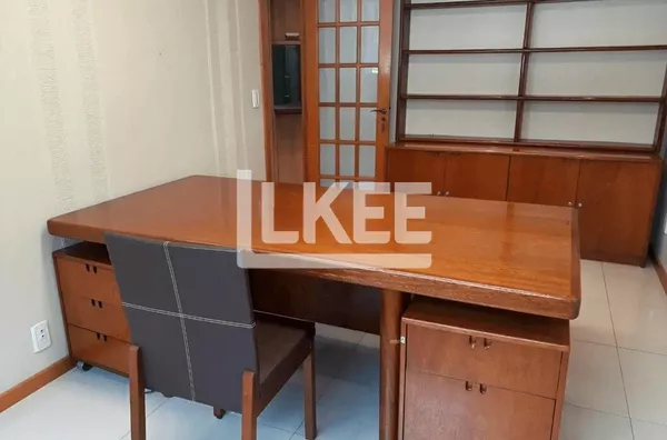 Centro Histórico | Conjunto Comercial mobiliado à venda | 94,50 m² |  2 Banheiros | 1 Vaga | Copa | Em Porto Alegre/RS