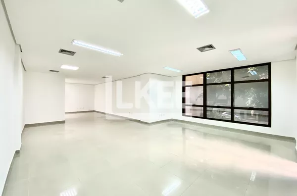 Floresta | Sala comercial com espaço garden para alugar | 94 m² | 1 vaga | Em Porto Alegre/RS