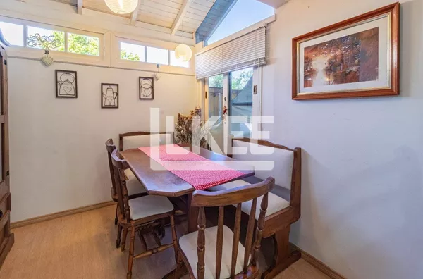 Tristeza |  Casa semi mobiliada em condomínio com 3 Quartos (Sendo 1 suíte) | 161m² | 3 banheiros | 2 vagas | Churrasqueira | Lareira | Sacada | Em Porto Alegre/RS