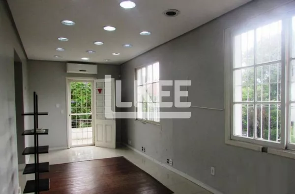 Higienópolis - Casa com 8 Dormitórios para alugar 