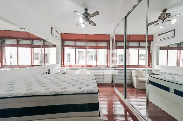 Santana | Apartamento semi mobiliado com 4 quartos (1 suíte) à venda | 250m² | 2 vagas | Com sacada aberta Em Porto Alegre/RS