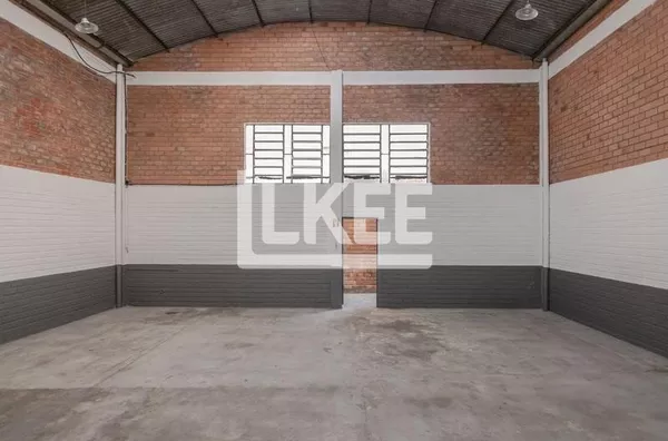 Sarandi | Pavilhão para alugar | 290 m² |  3 vagas | Em Porto Alegre/RS