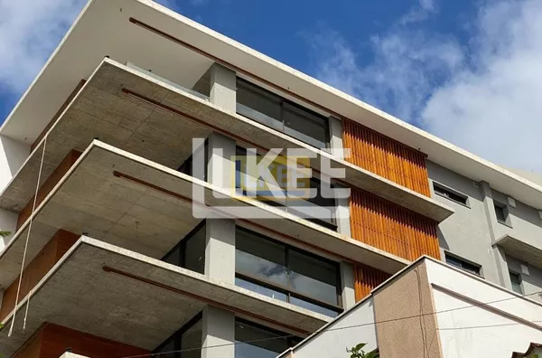 Petrópolis - Apartamento à venda 3 suítes, sacada, churrasqueira e 2 vagas cobertas