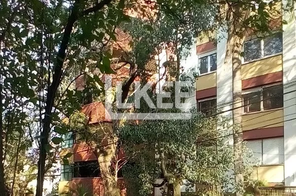 Aluga apartamento de 103 m², no bairro Auxiliadora, com 3 quartos (1 suíte) e 2 vagas.