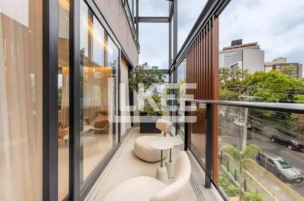 Petrópolis | Apartamento Mobiliado e equipado com 2 quartos (sendo 2 suítes) à venda | 170,74 m² | 4 Banheiros | 3 Vagas | Em Porto Alegre/RS