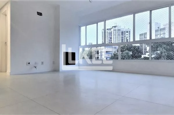 Petrópolis | Apartamento semi mobiliado de 3 quartos (1 suíte) à venda  | 103 m² |  2 vagas | Com churrasqueira e lareira | Em Porto Alegre/RS