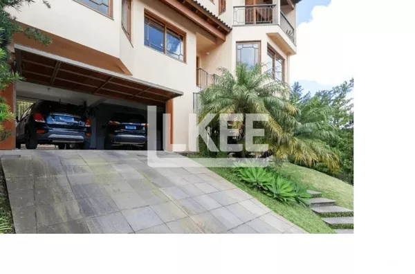 Jardim Isabel | Casa mobiliada com 3 quartos (sendo 1 suíte)  à venda | 357m² | 6 banheiros | 3 Vagas | Sacada | Piscina | Em Porto Alegre/|RS