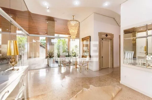 EDIFÍCIO LES HALLES