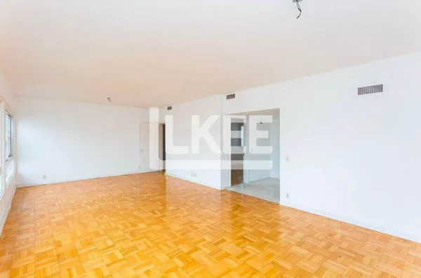 Moinhos de Vento | Apartamento mobiliado de 3 quartos (1 suíte) à venda | 167 m² | 1 vaga | Em Porto Alegre/RS