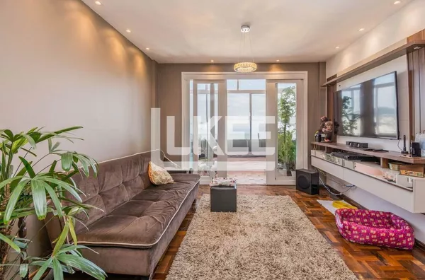 Rio Branco | Apartamento Semimobiliado 3 Quartos | 110 m² | 2 Banheiros | 1 Vaga | Sacada | Em Porto Alegre/RS