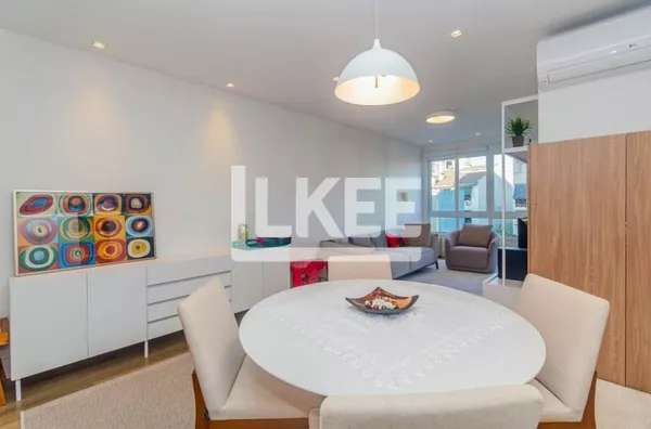 Petrópolis | Apartamento Semimobiliado com 3 quartos (sendo 1 suíte) à venda | 91m² | 2 Banheiros | 2 vagas | Churrasqueira | Em Porto Alegre/RS
