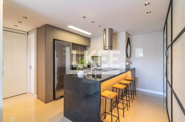 Apartamento á venda de 1 dormitório e churrasqueira no bairro Petrópolis - MOBILIADO 