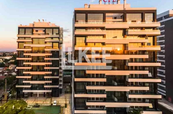 Jardim Europa | Apartamento com 4 suítes à venda | 227 m² | 3 Vagas | Com lareira, sacada, churrasqueira e piscina |  Em Porto Alegre/RS