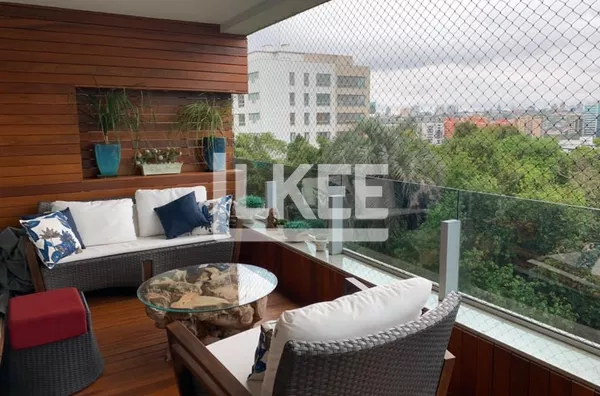 Jardim Europa | Apartamento com 4 suítes à venda | 227 m² | 3 Vagas | Com lareira, sacada, churrasqueira e piscina |  Em Porto Alegre/RS