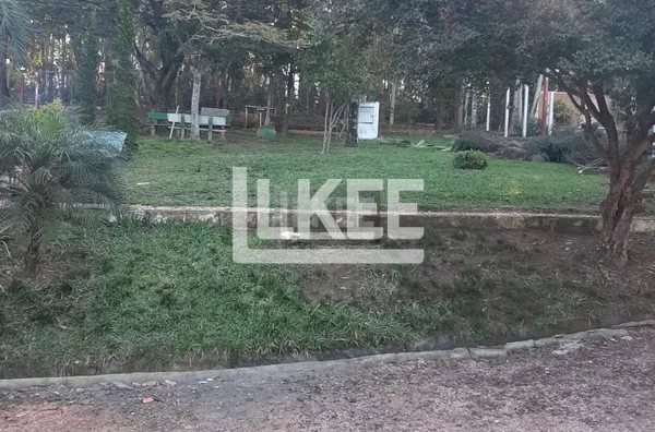 Sitio com casa de 3 dormitórios e vaga de garagem à venda em Viamão