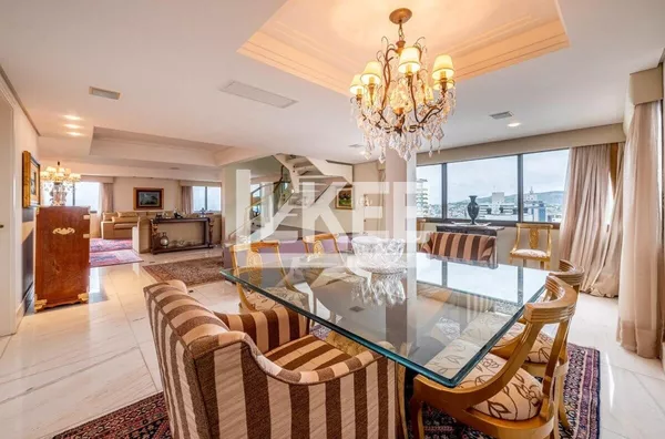 Petrópolis | Cobertura Duplex Semi mobiliada com 4 quartos (sendo 4 suítes) à venda | 501m² | 7 banheiros | 4 Vagas | Terraço | Em Porto Alegre/RS