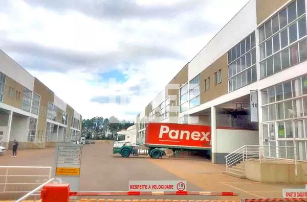 Anchieta | Pavilhão em Condomínio Logístico à venda | 1032 m² | 4 Vagas | Com Loja frontal em Porto Alegre/RS