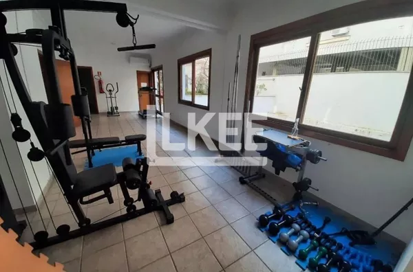 Bela Vista | Apartamento semi mobiliado com 2 suítes para alugar | 73 m² | 2 vagas | Com sacada e churrasqueira | Em Porto Alegre/RS 